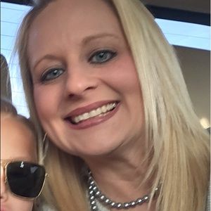 Meet your Posher, Carrie